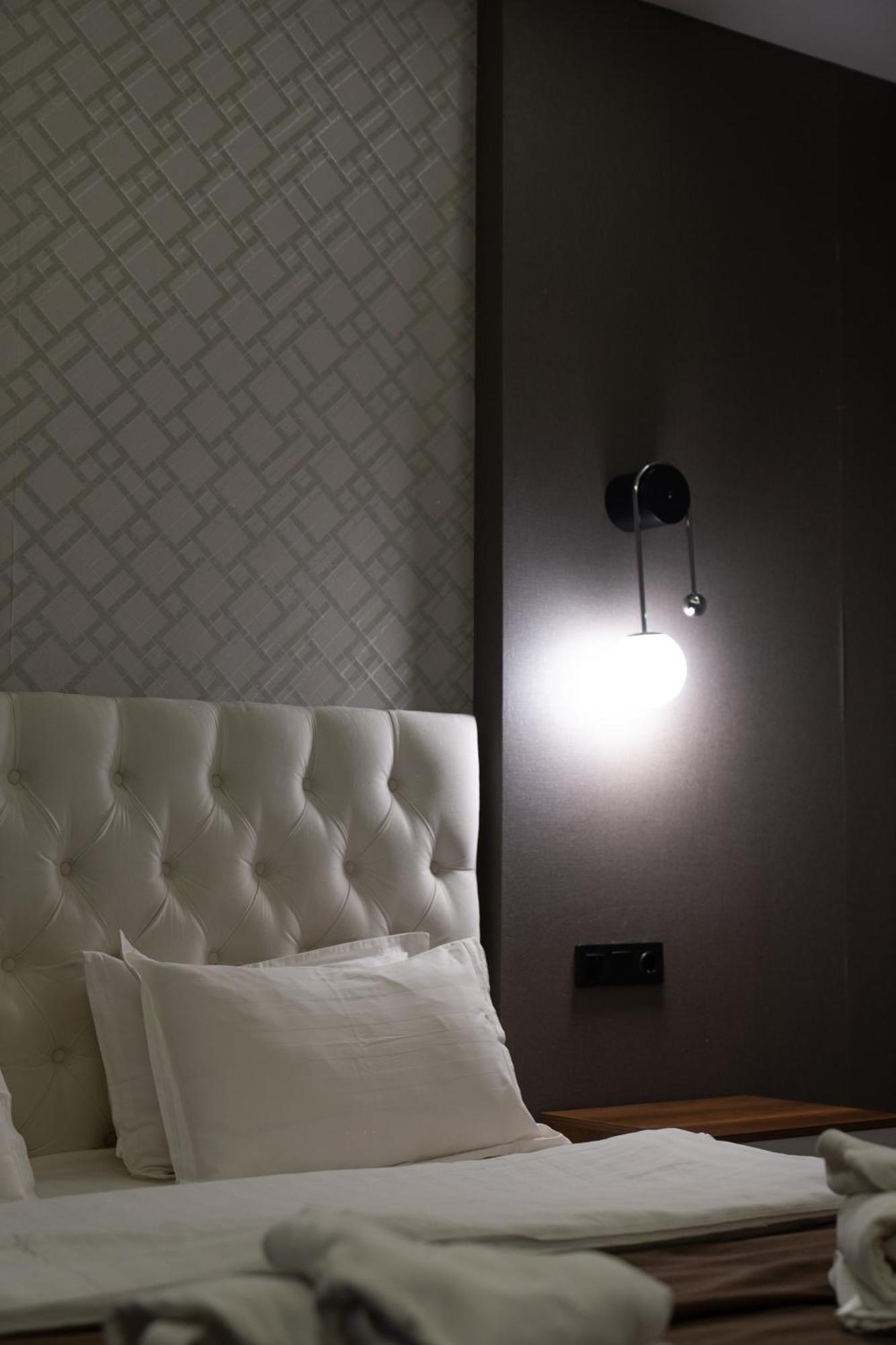 Dream Hotel アルマトイ エクステリア 写真